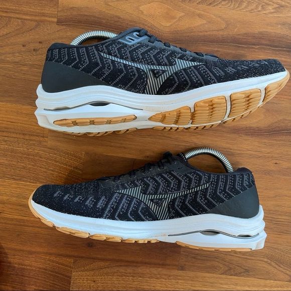 🍋 Mizuno • Men’s Wave Rider Running Shoes Size 9.5 - Picture 4 of 9